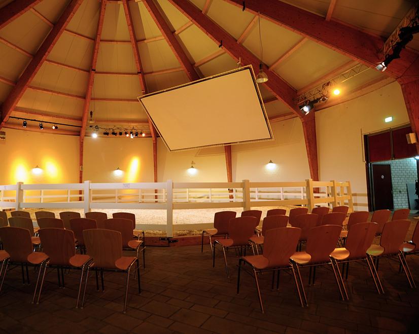 Die Manege im Pferdemuseum für deine Events in Münster